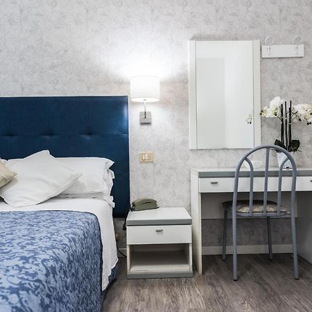 Hotel Puccini Riccione Esterno foto