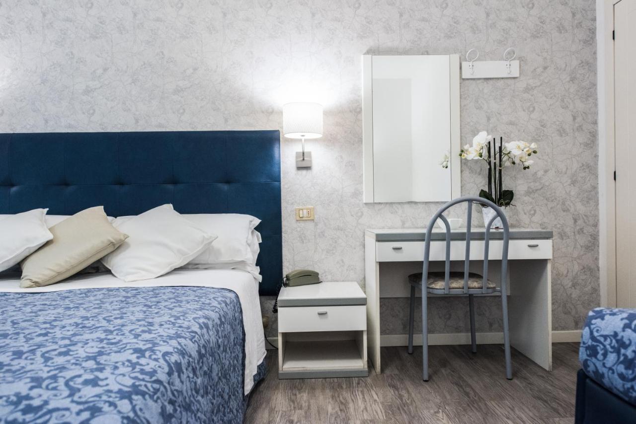 Hotel Puccini Riccione Esterno foto