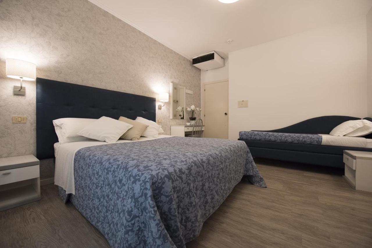 Hotel Puccini Riccione Esterno foto