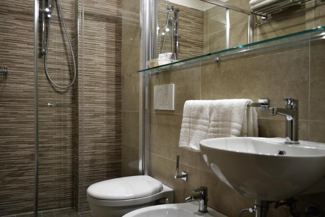 Hotel Puccini Riccione Esterno foto