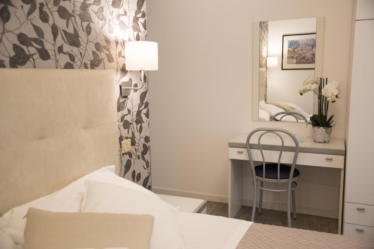 Hotel Puccini Riccione Esterno foto