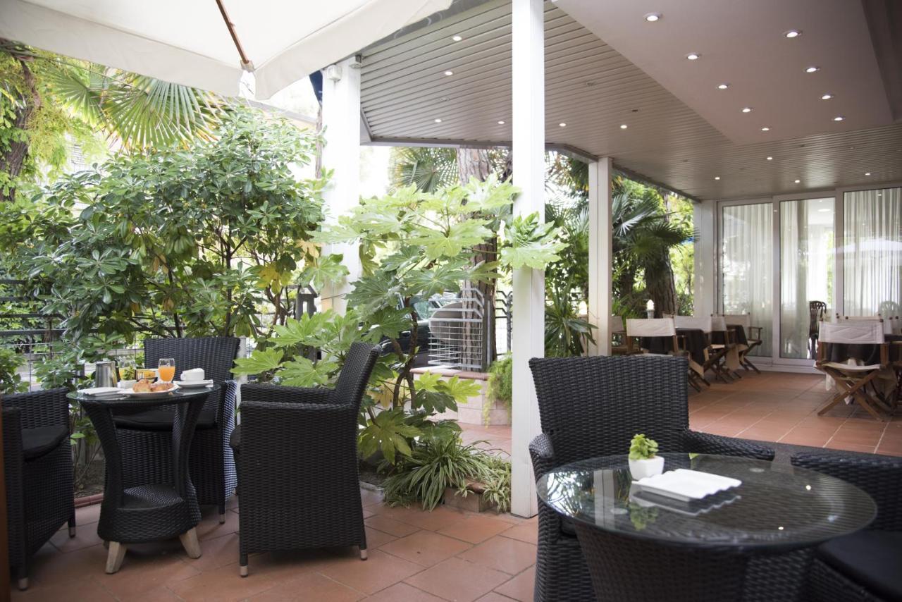 Hotel Puccini Riccione Esterno foto