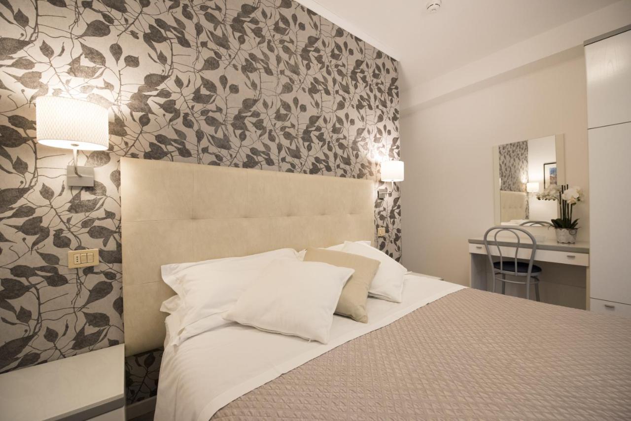 Hotel Puccini Riccione Esterno foto