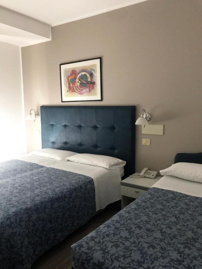 Hotel Puccini Riccione Esterno foto