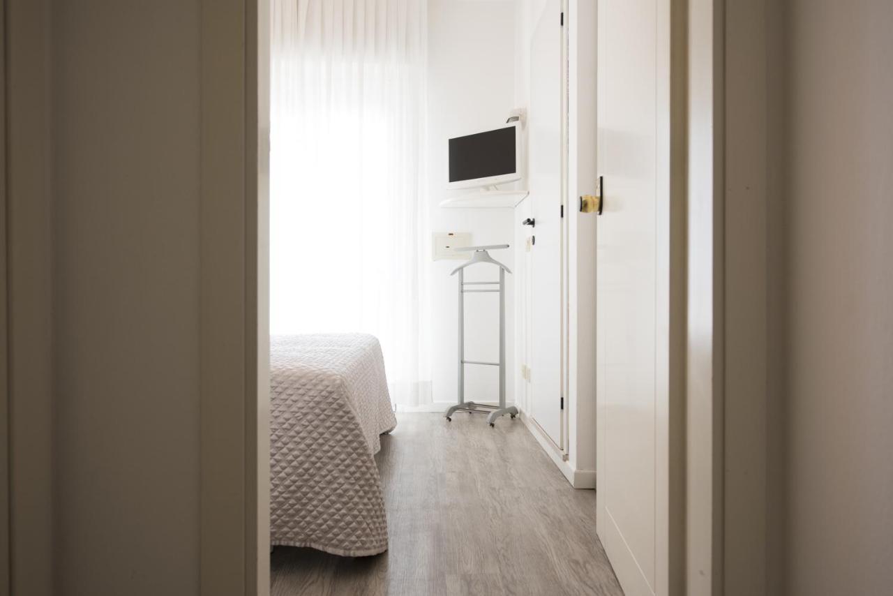 Hotel Puccini Riccione Esterno foto